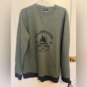 Yellowstone National Park sweatshirt size large